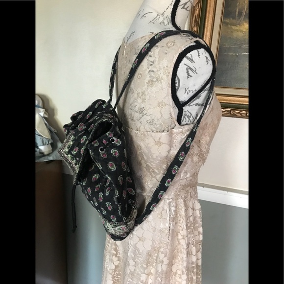 Bueno Collection Quilted Midnight Floral Backpack - Picture 6 of 9